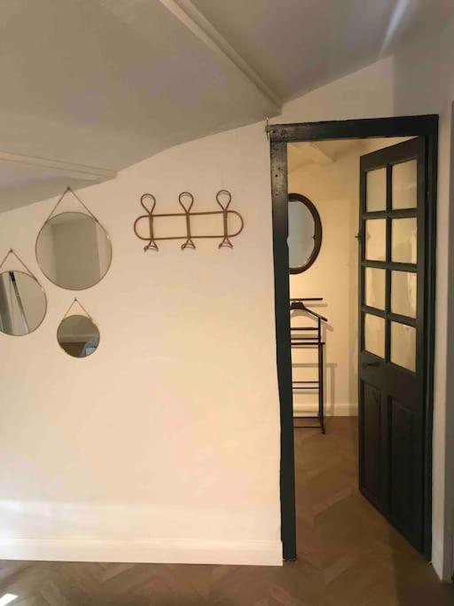 Grand Appartement En Maison De Ville Valréas Esterno foto